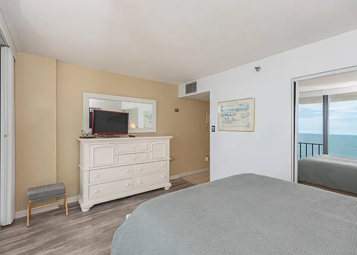 Holiday home Ocean And Bay Views 2br Pool Access Sleeps 6 *